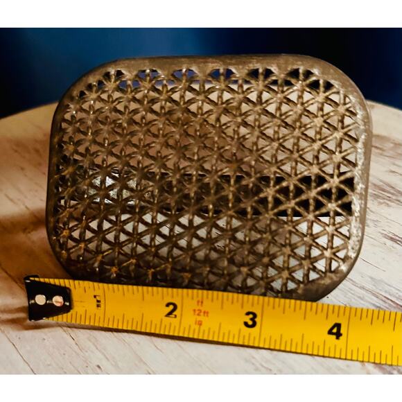 Antique Tin Hand-held Grater with unusual grater pattern, circa 1920 - Picture 5 of 9